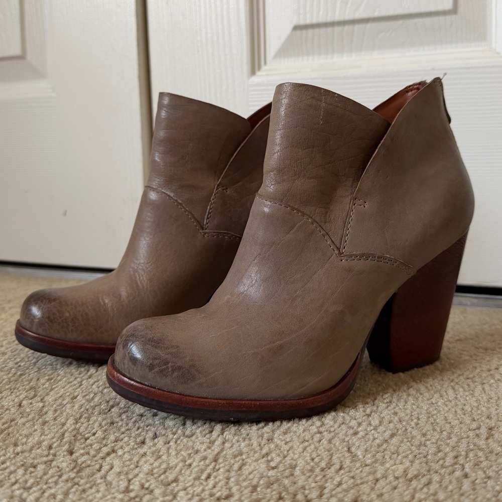 Kork-Ease Castaneda Brown Ankle Boots VGUC